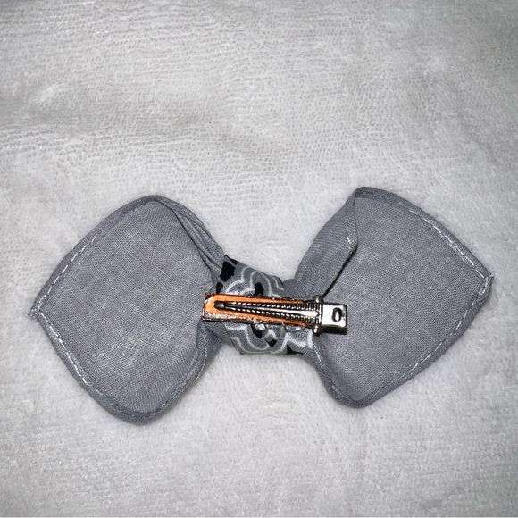 Gray Paisley Rockabilly Bandana Knotted Hair Bow - Picture 8 of 11